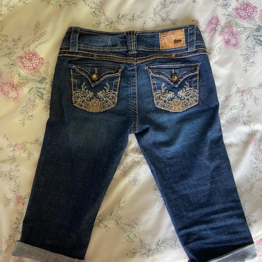Candie's Embroidered Capri Jeans